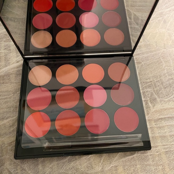 New inbox..metalist lip foil in Penny & ISH lip pallet - Picture 6 of 6